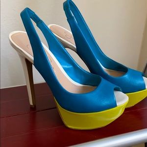 Jessica Simpson pumps